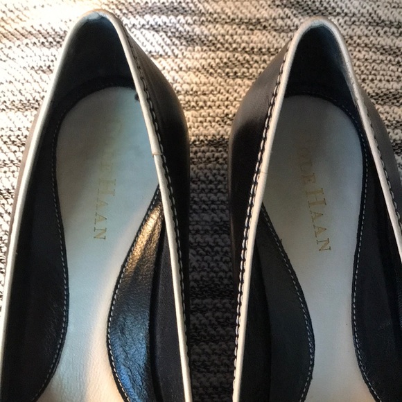 Cole Haan black and cream pumps - Picture 3 of 8